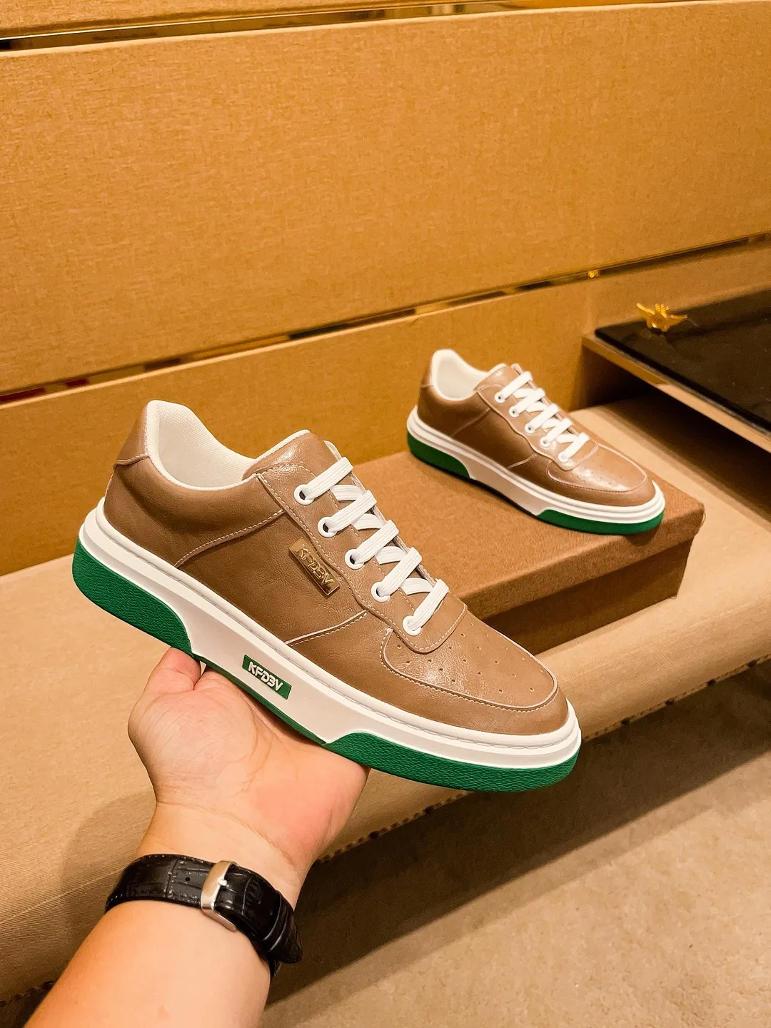 Men's shoes💰 420💰[BV]🔥 High-end men's shoes brand official website 1:1 latest masterpiece: the upper is made of Italian imported first-layer cowhide with a comfortable and breathable lining➕original non-slip and wear-resistant outsole🔥, making walking more convenient and comfortable! An exclusive new model, a stunning work, a beautiful 1:1 replica [color] compared to the official quality! Create a fashionable personality to set off your uniqueness! A must-have for trendy men! Classic 🔥Size: 38-44 Color: 🔥 Colors available🔥.